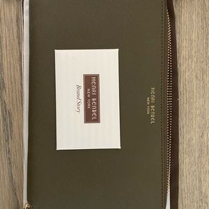 Henri Bendel W 57th zip around wallet